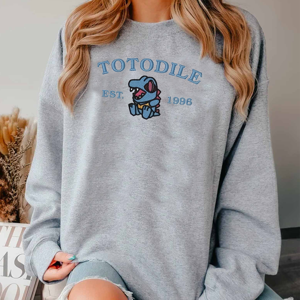 Totodile-Q. Adorable Anime-Themed Embroidered T-Shirt,Crewneck,Hoodie-Trendy Versatile and a Thoughtful Gift for Friends,H-C-952