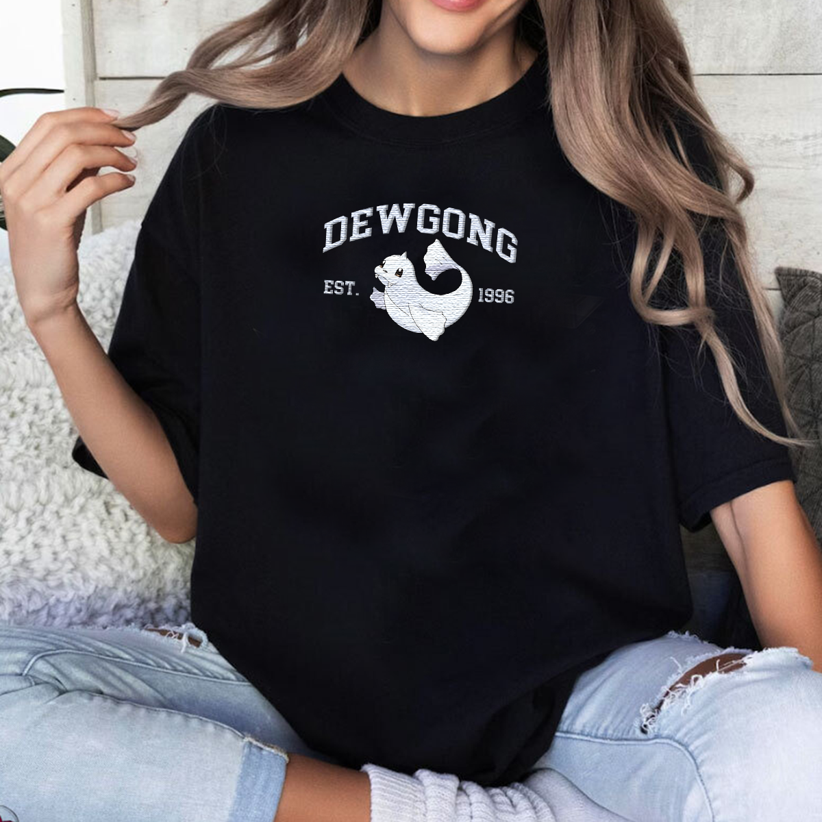 Dewgong Adorable Anime-Themed Embroidered T-Shirt,Crewneck,Hoodie-Trendy Versatile and a Thoughtful Gift for Friends,H-C-862