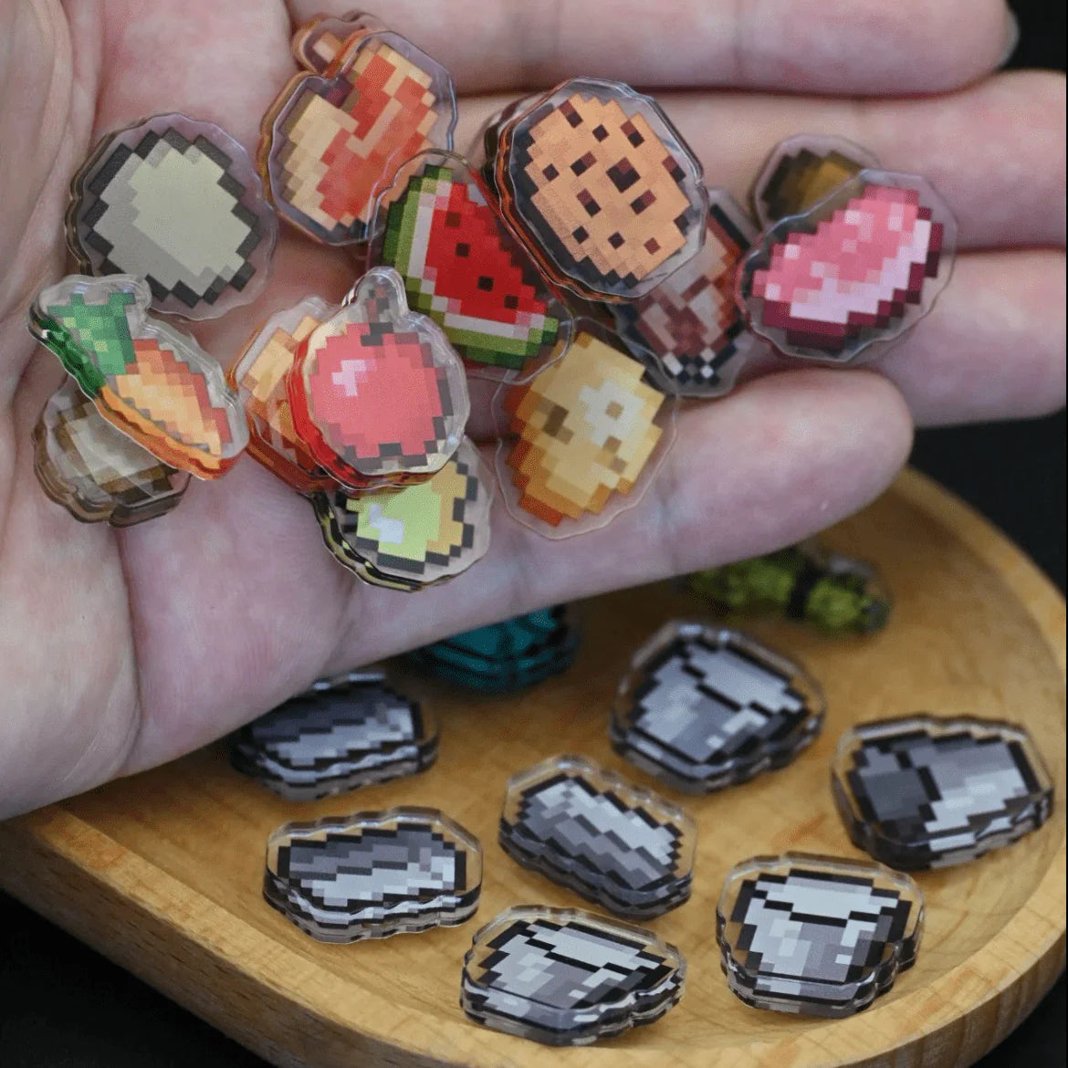 Minecraft Fridge Magnet Set – Mini Crafting Table,Magnetic Chest,Movable Decoration,Acrylic Pieces and Backpack Accessory,FM01